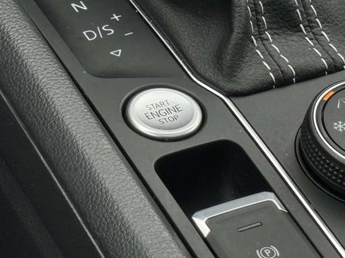Used 2023 Volkswagen Atlas SE AWD/4WD image 7