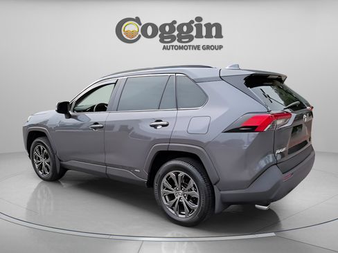 Used 2023 Toyota RAV4 XLE Premium image 9