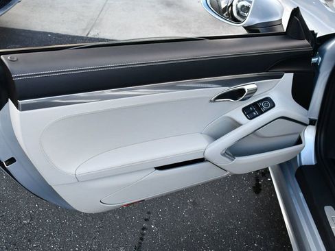 Used 2018 Porsche 718 Cayman RWD image 11