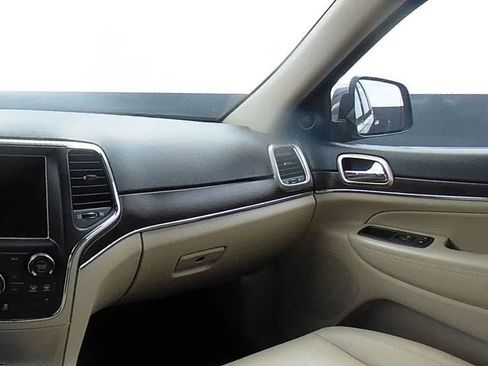 Used 2014 Jeep Grand Cherokee Limited AWD/4WD image 10