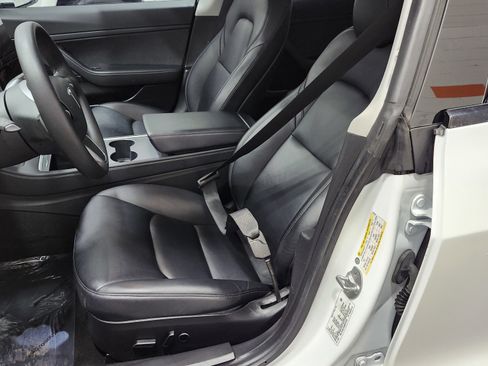 Used 2021 Tesla Model 3 Standard Range Plus image 23