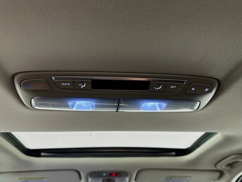 Used 2025 Kia Telluride S FWD image 27