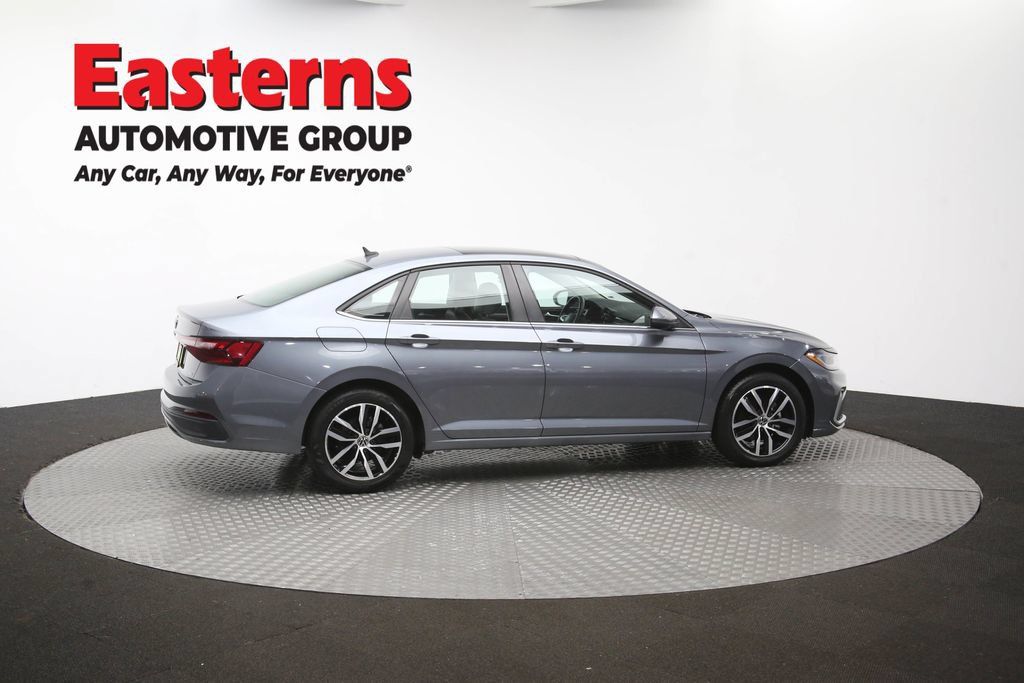 Used 2025 Volkswagen Jetta SE FWD image 42