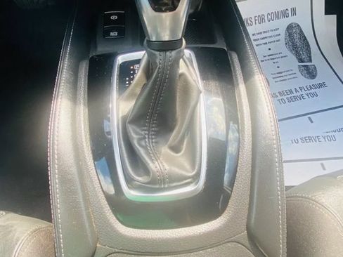 Used 2018 Nissan Rogue SL w/ Premium Package AWD/4WD image 18