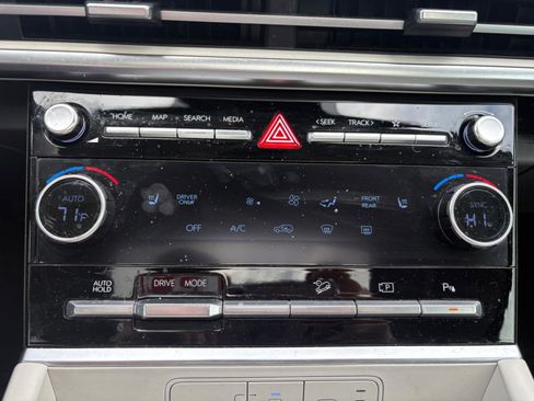 Used 2025 Hyundai Santa Fe SEL image 32