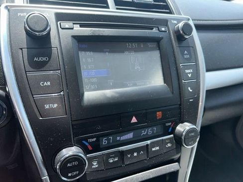 Used 2017 Toyota Camry SE FWD image 16