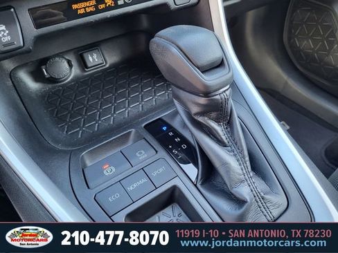 Used 2019 Toyota RAV4 LE FWD image 24