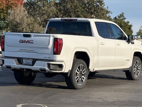 Used 2022 GMC Sierra 1500 AT4 w/ AT4 Premium Package image 4