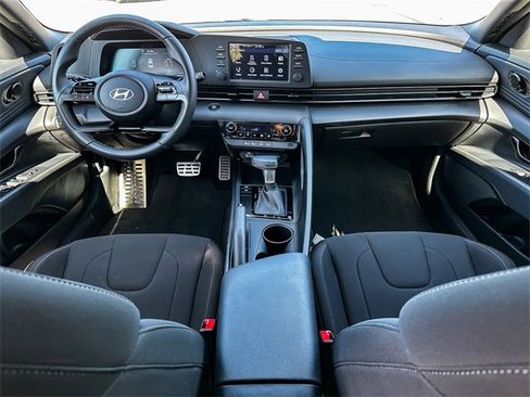 Used 2025 Hyundai Elantra Sport image 27