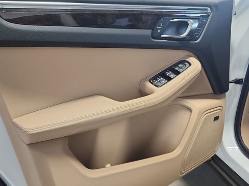New 2026 Porsche Macan AWD/4WD image 13