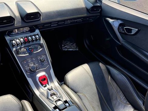 Used 2019 Lamborghini Huracan LP 580-2 RWD image 28