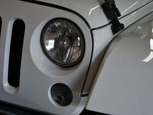 Used 2014 Jeep Wrangler Unlimited Sahara AWD/4WD image 46