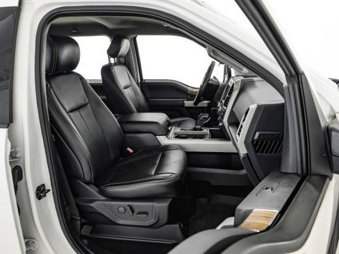 Used 2019 Ford F150 Lariat image 28