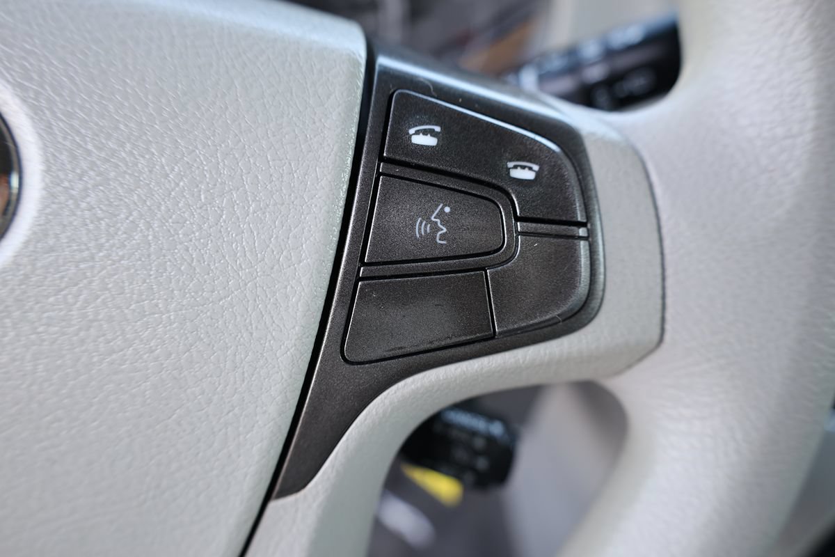 Used 2011 Toyota Sienna LE AWD/4WD image 25