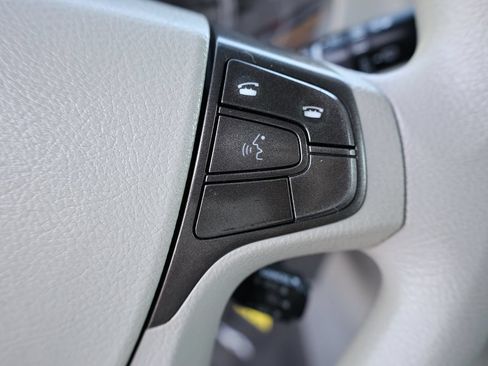 Used 2011 Toyota Sienna LE AWD/4WD image 25