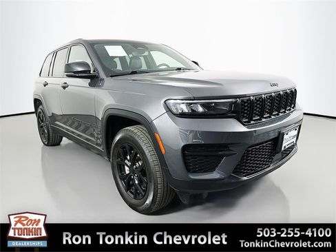 Used 2024 Jeep Grand Cherokee Altitude image 1