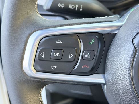Used 2025 Jeep Wrangler Unlimited Sahara AWD/4WD image 23