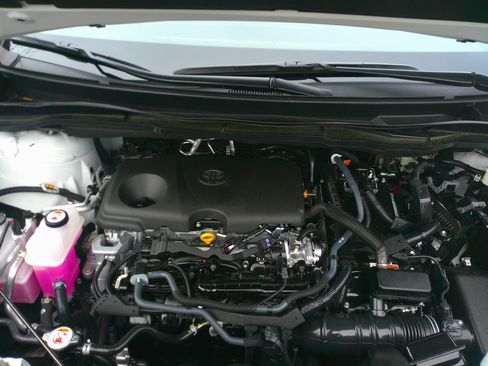 Used 2025 Toyota Sienna XLE image 35