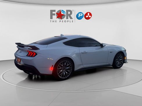 Used 2025 Ford Mustang GT Premium image 5