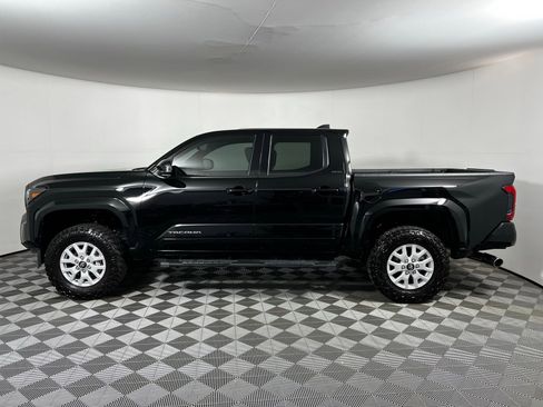 Used 2025 Toyota Tacoma SR5 AWD/4WD image 8