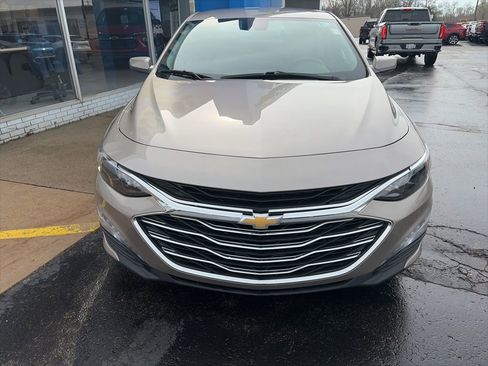 Used 2025 Chevrolet Malibu LT image 4