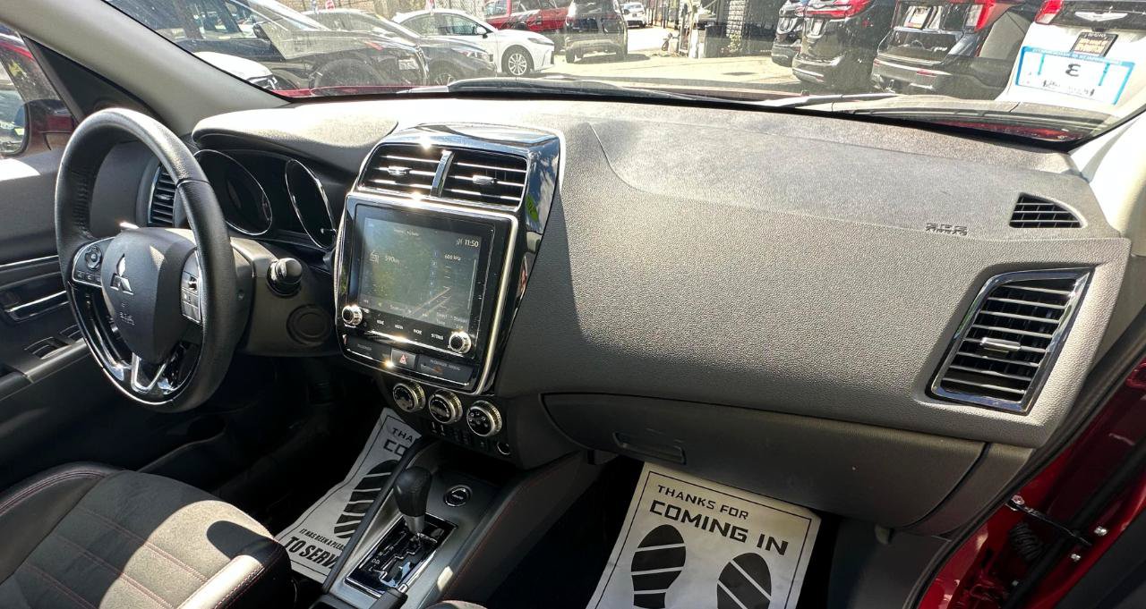 Used 2025 Mitsubishi Outlander Sport LE AWD/4WD image 10