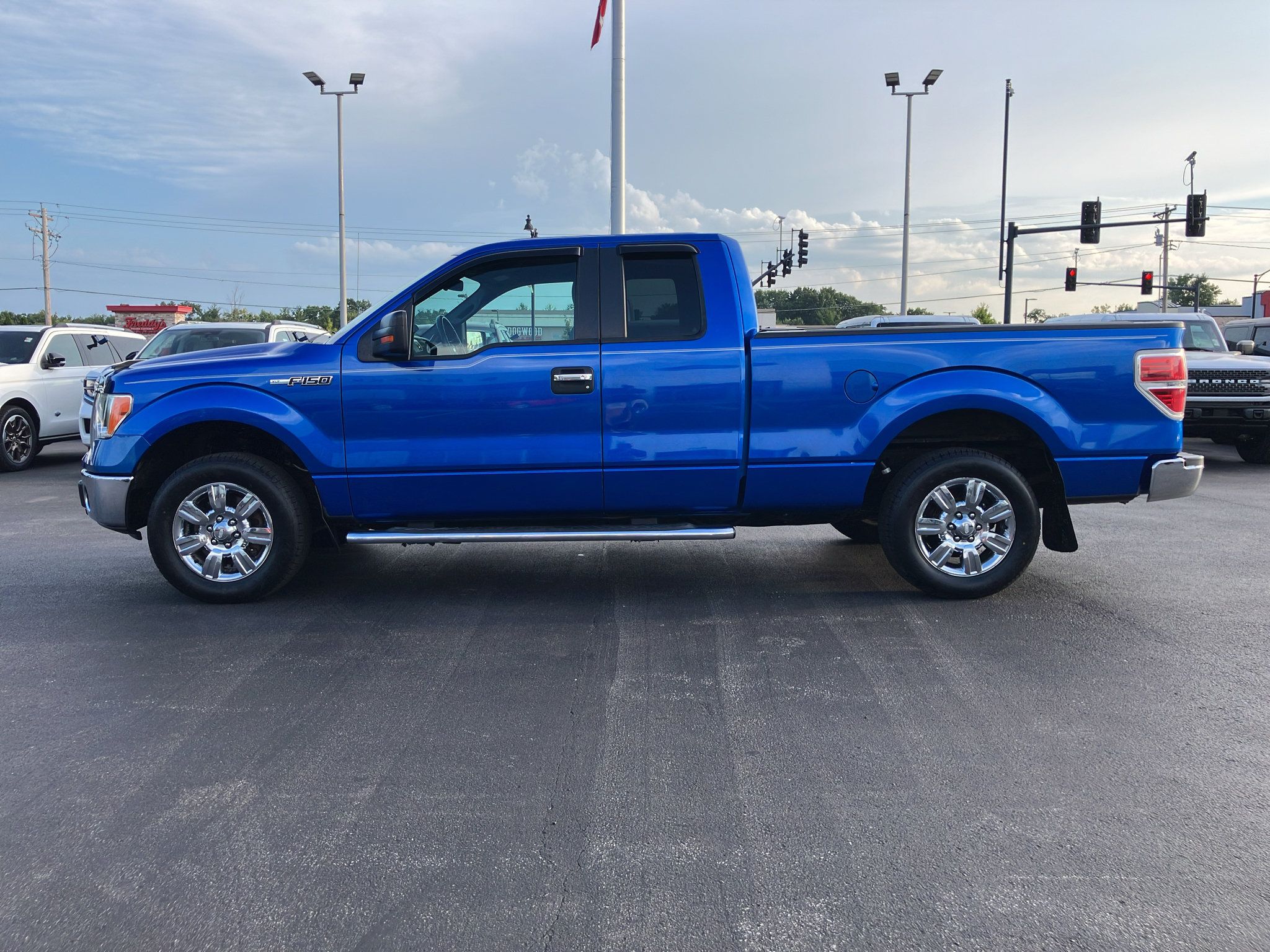 Used 2011 Ford F150 XLT w/ XLT Chrome Pkg RWD image 3