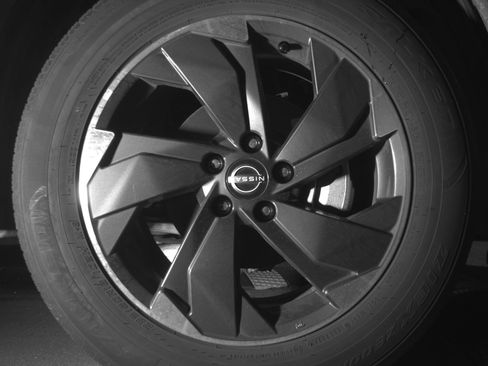 Used 2025 Nissan Rogue SV FWD image 13