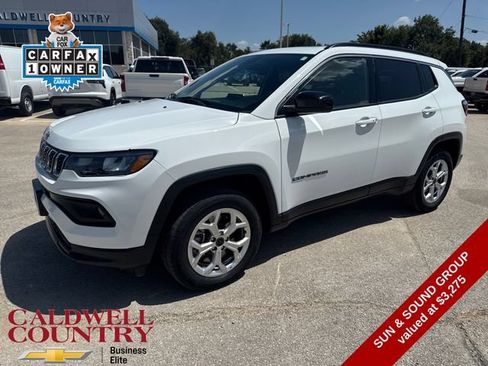 Used 2025 Jeep Compass Latitude w/ Sun & Sound Group AWD/4WD image 1