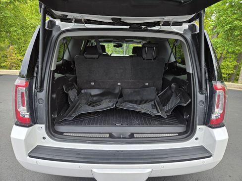 Used 2018 GMC Yukon XL SLT w/ Premium Edition AWD/4WD image 9