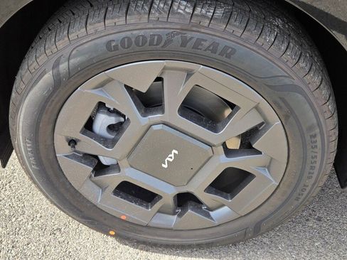 New 2026 Kia Carnival SX FWD image 5