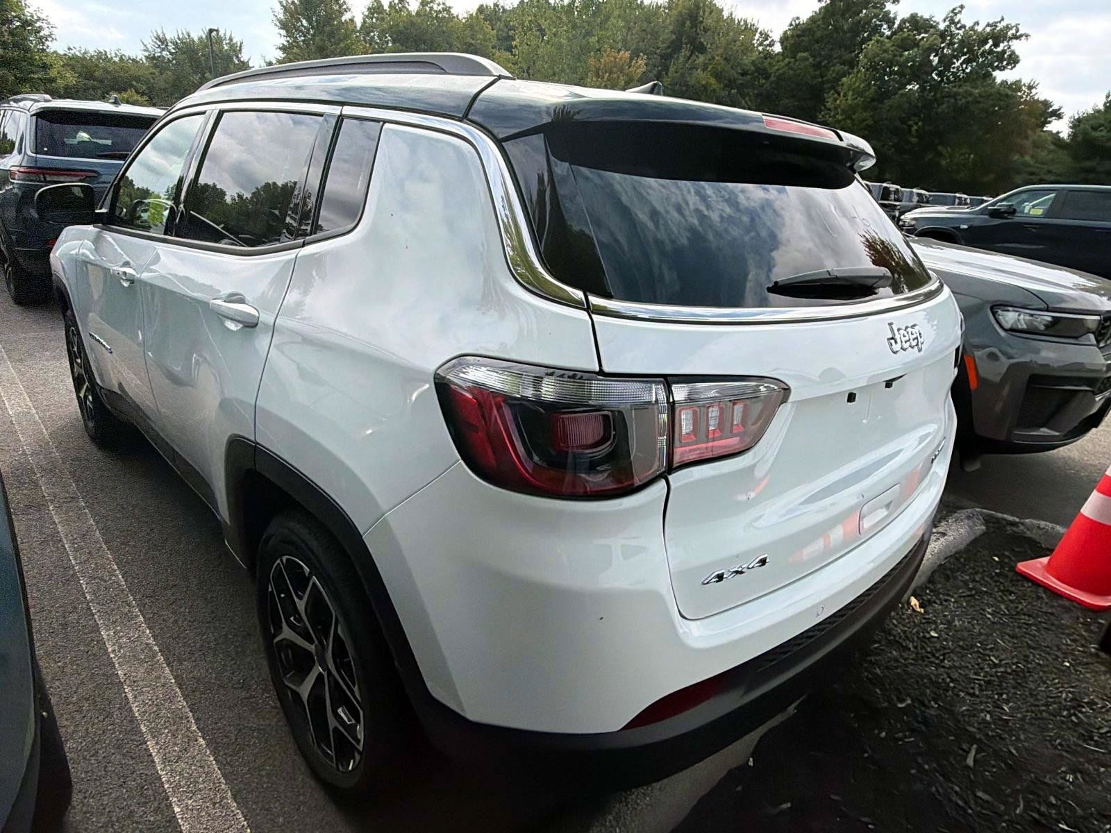 New 2026 Jeep Compass Limited AWD/4WD image 3