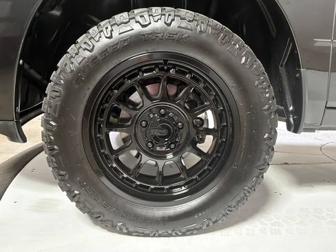 Used 2015 RAM 1500 Sport w/ Black Ram 1500 Sport Group AWD/4WD image 9