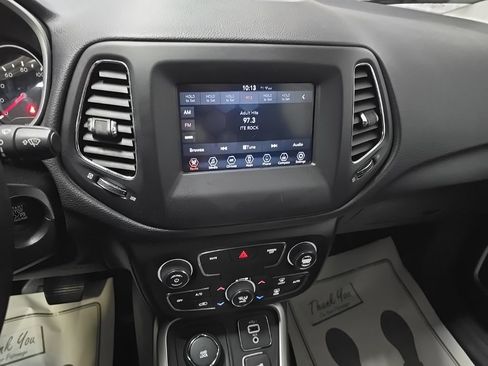Used 2019 Jeep Compass Latitude AWD/4WD image 24