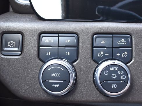 Used 2024 GMC Sierra 1500 SLT w/ SLT Premium Plus Package image 19