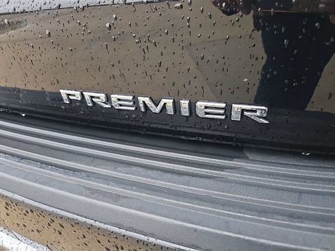Used 2024 Chevrolet Tahoe Premier AWD/4WD image 22