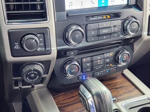 Used 2018 Ford F150 Lariat image 24