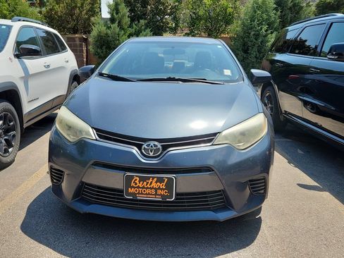Used 2016 Toyota Corolla LE FWD image 2