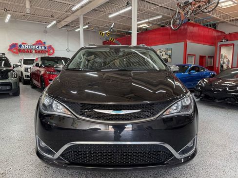 Used 2020 Chrysler Pacifica Limited FWD image 7