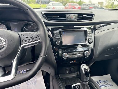 Used 2017 Nissan Rogue Sport SL w/ SL Premium Package AWD/4WD image 21