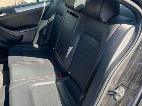 Used 2014 Volkswagen Jetta GLI Autobahn FWD image 23