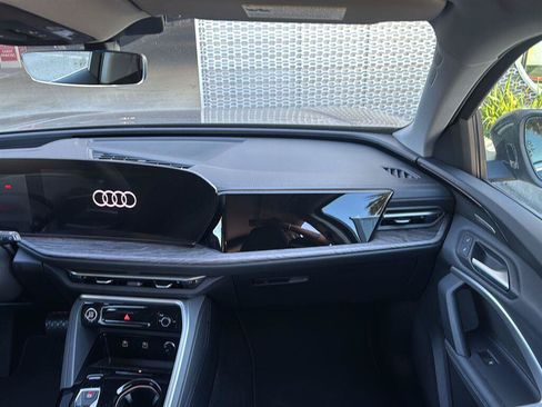 Used 2025 Audi Q5 Premium AWD/4WD image 11