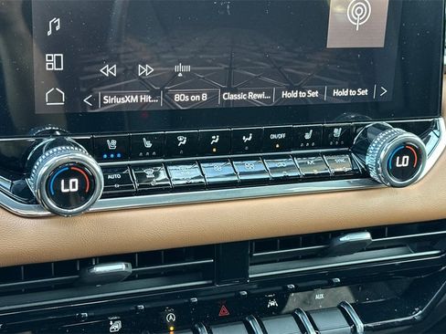 New 2025 GMC Canyon AT4 w/ Nightfall Edition image 18