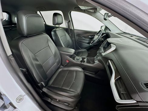 Used 2023 GMC Terrain SLT image 31