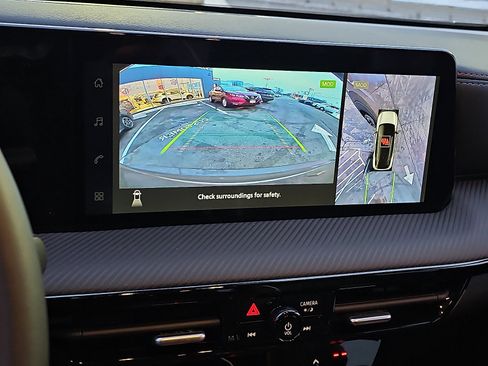 New 2026 Nissan Kicks SR w/ Cold Weather Package image 12