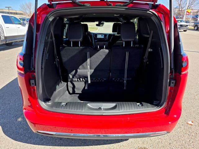 New 2026 Chrysler Pacifica Select AWD/4WD image 12