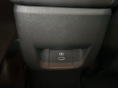 Used 2025 Nissan Versa SV w/ Trunk Package image 18