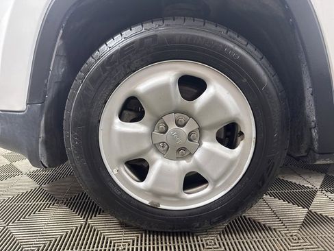 Used 2016 Jeep Cherokee Sport w/ Cold Weather Group image 10