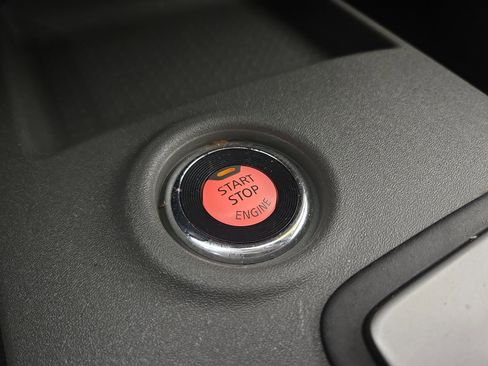 Used 2021 Nissan Frontier SV w/ Midnight Edition Floor Mats image 24