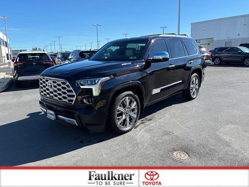 Used 2025 Toyota Sequoia Capstone AWD/4WD image 18